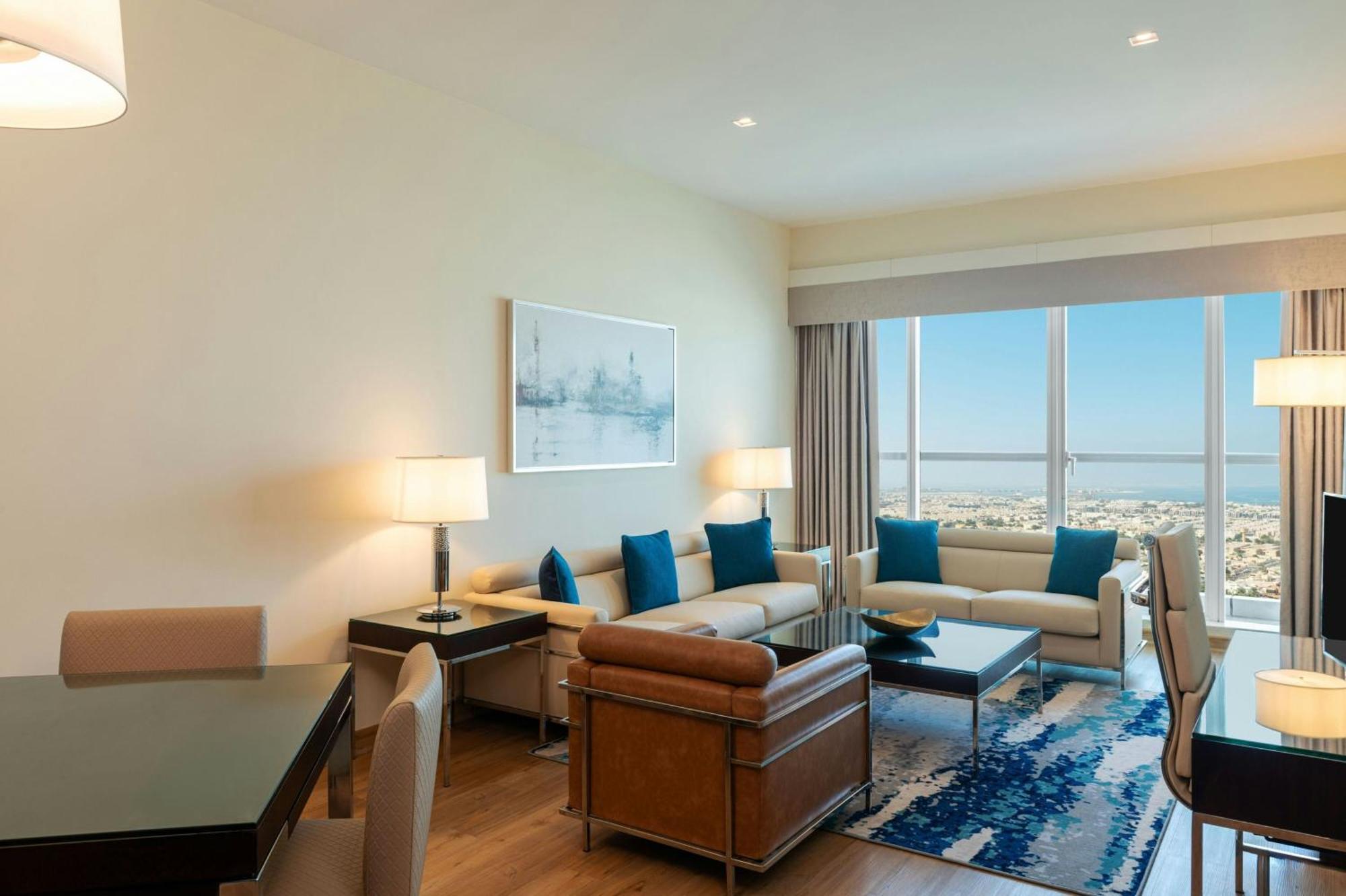 Four Points By Sheraton Sheikh Zayed Road होटल 4*