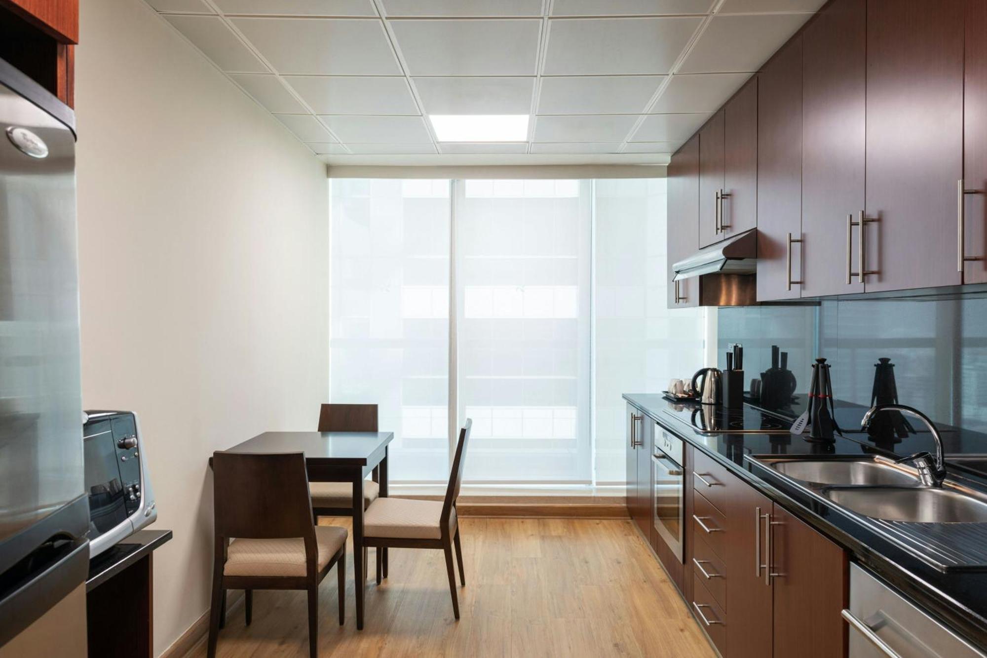 Four Points By Sheraton Sheikh Zayed Road होटल Dubai