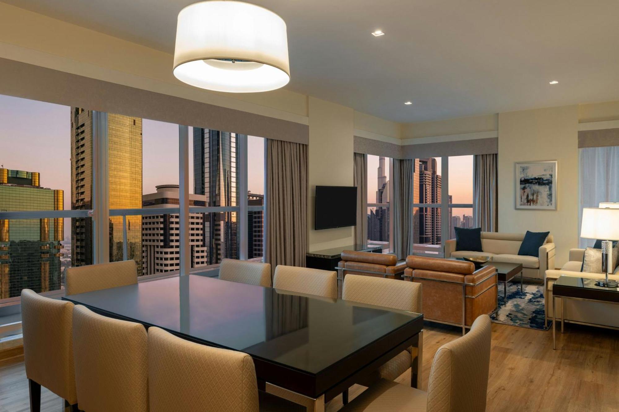 Four Points By Sheraton Sheikh Zayed Road होटल Dubai
